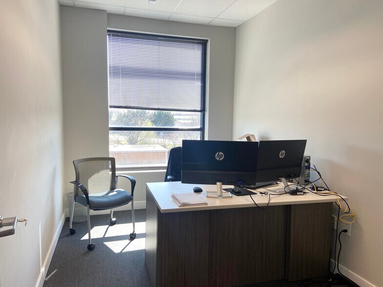 More Photos Of 23430 Rock Haven Way, Sterling Light Distribution For Lease