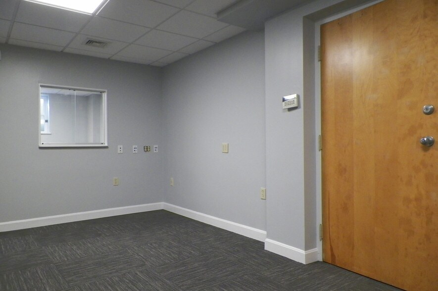 More Photos Of 1075 Smith St, Providence Medical For Lease