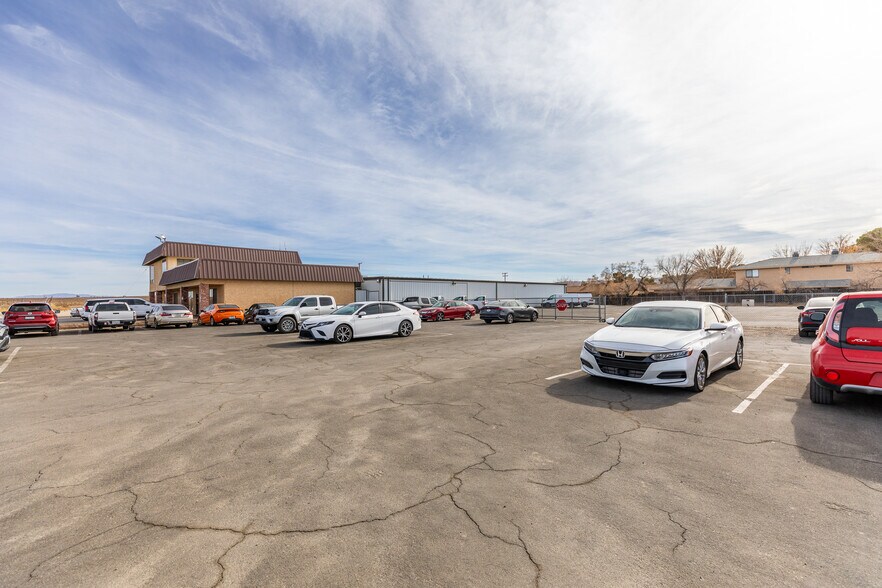 More Photos Of 1249 E Ridgecrest Blvd, Ridgecrest Office For Sale