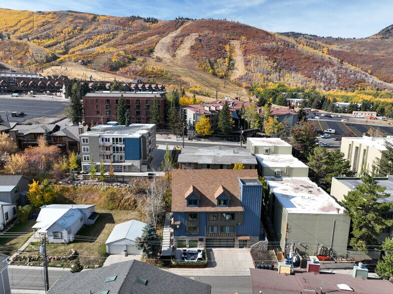 More Photos Of 1469 Woodside Ave, Park City Lodge Meeting Hall For Sale