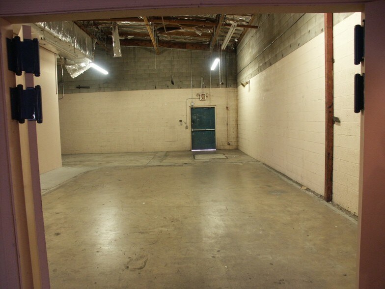 More Photos Of 3515-3559 W Northern Ave, Phoenix General Retail For Lease