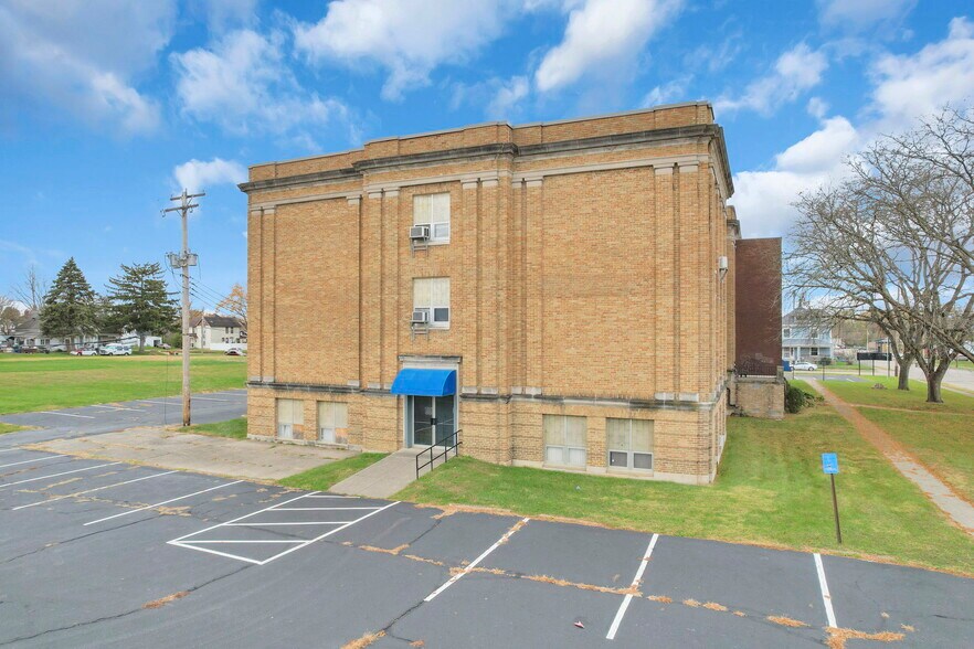 More Photos Of 300 E Auburn Ave, Springfield Office For Sale