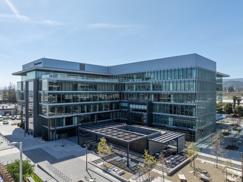 More Photos Of 835 Industrial Rd, San Carlos Research And Development For Lease