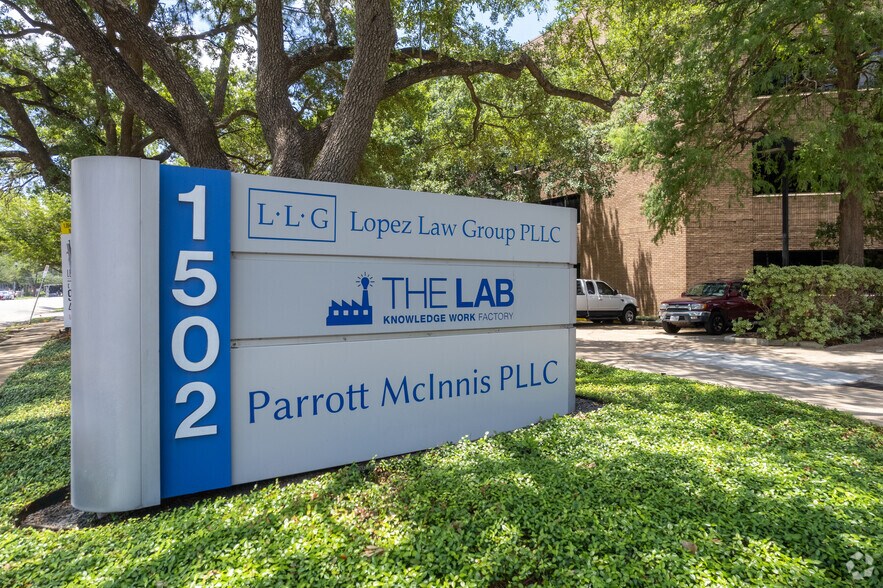 More Photos Of 1502 Augusta Dr, Houston Office For Lease