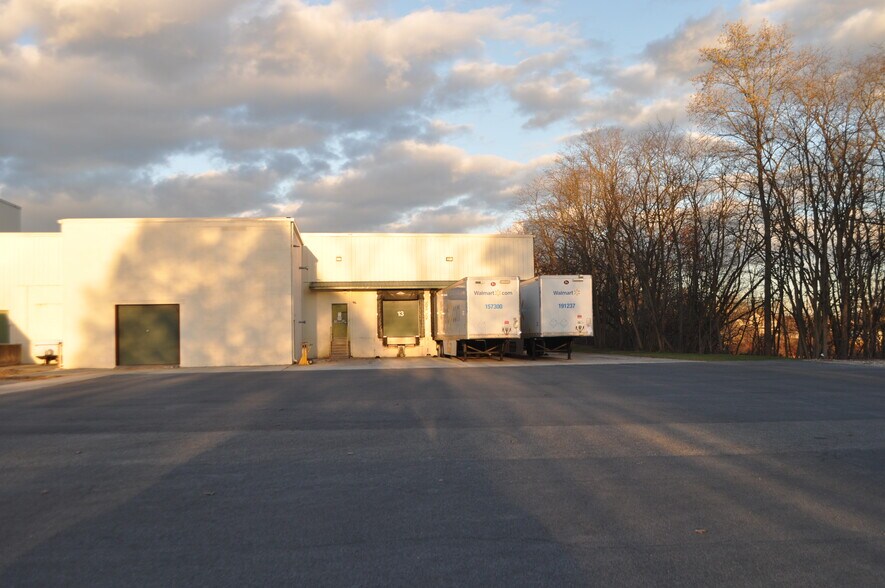 More Photos Of 190 Walnut Ln, Pottsville Warehouse For Lease