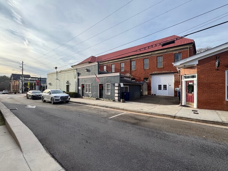 More Photos Of 11 School St, Watkinsville Office For Lease
