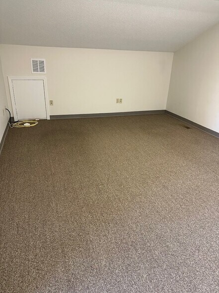 More Photos Of 22 Professional Park Rd, Storrs Mansfield Office For Lease