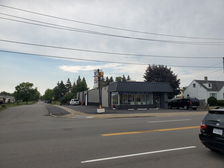 More Photos Of 2641 William St, Buffalo Showroom For Sale