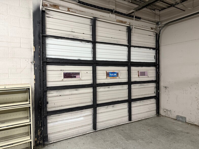 More Photos Of 6923 E 14th St, Tulsa Service For Sale