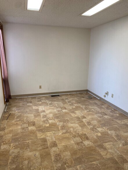 More Photos Of 421 Main St, Tarkio Medical For Sale