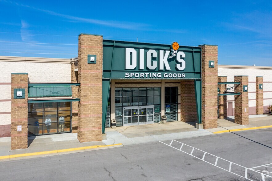 More Photos Of 5710-5840 Antioch Rd, Merriam Unknown For Lease