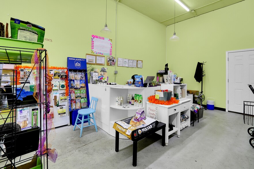 More Photos Of 8030 Railroad Ave SE, Snoqualmie Supermarket For Sale