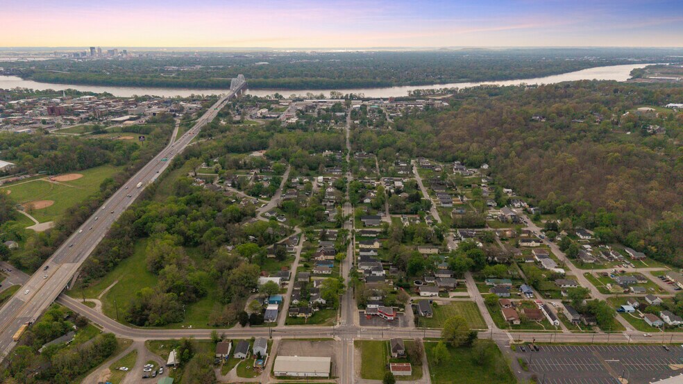 More Photos Of 833 W 7th St, New Albany Auto Repair For Sale
