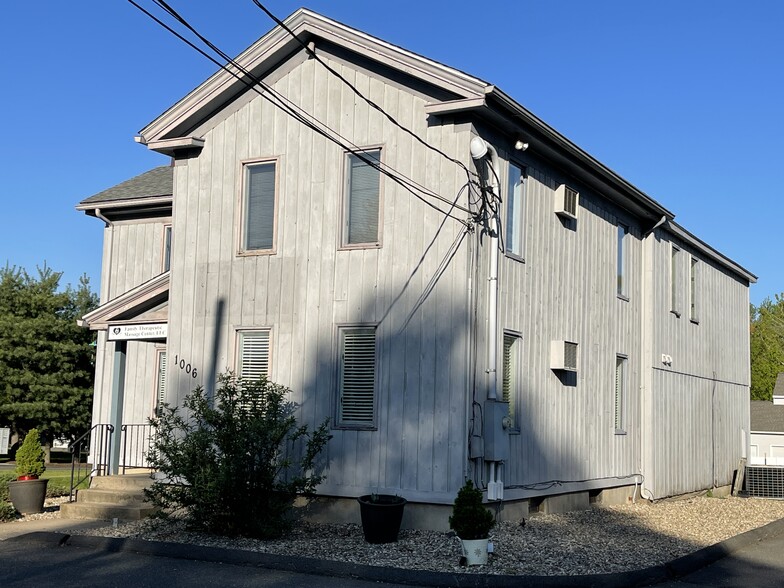 More Photos Of 1006 S Main St, Plantsville Office For Lease
