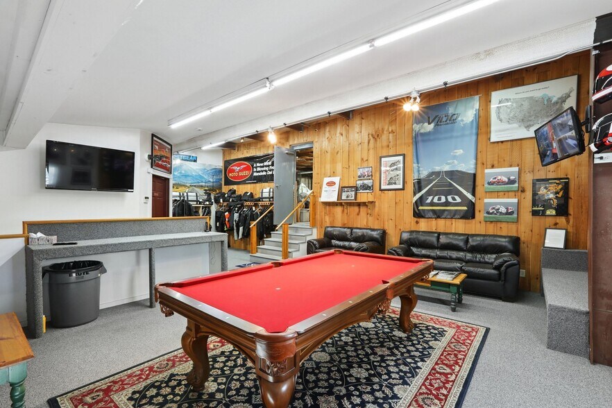 More Photos Of 44 Grassy Plain St, Bethel Storefront For Sale