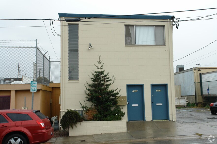 Primary Photo Of 2015-2021 2nd St, Berkeley Light Distribution For Lease