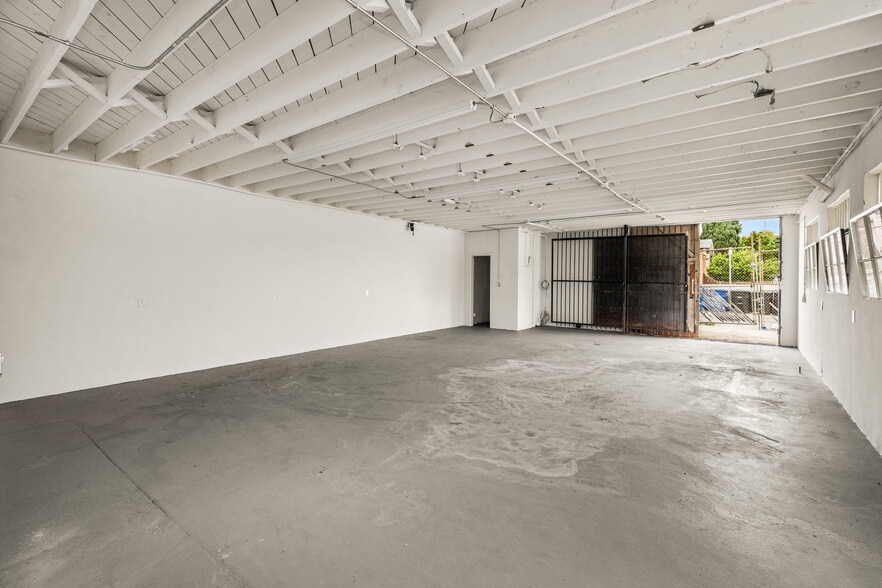 More Photos Of 4863 Telegraph Rd, Los Angeles Manufacturing For Sale