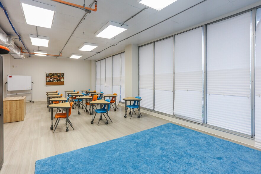 More Photos Of 1720 Harrison St, Hollywood Office Residential For Sale