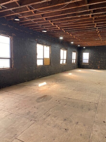 More Photos Of 1539 Covert St, Ridgewood Warehouse For Lease