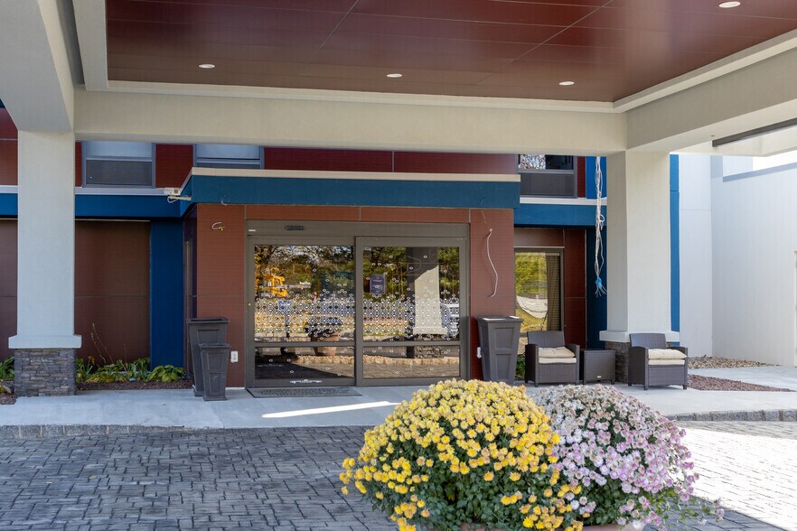 More Photos Of 14B Royal Rd, Flemington Hotel For Sale