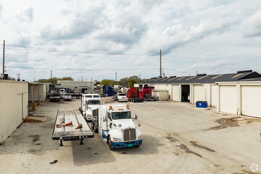 More Photos Of 502 E Bridgers Ave, Auburndale Warehouse For Lease