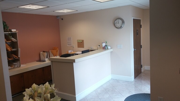 More Photos Of 710 Denbigh Blvd, Newport News Office For Lease