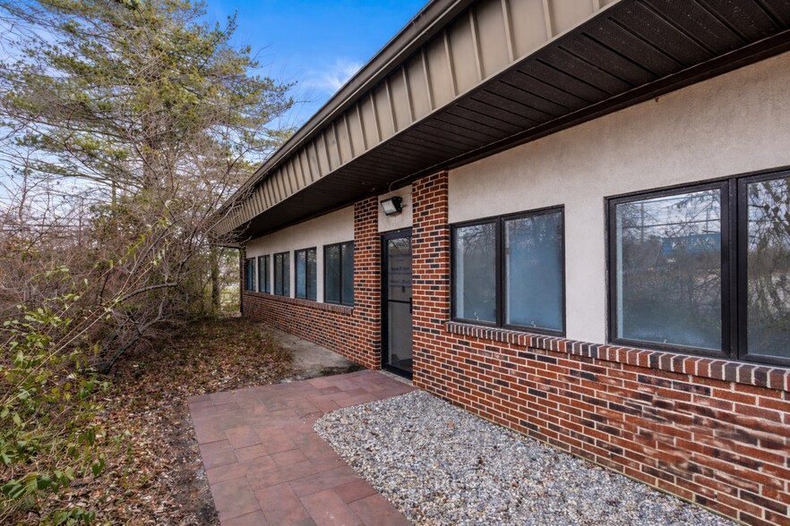 More Photos Of 675 Route 72 E, Manahawkin Office For Sale