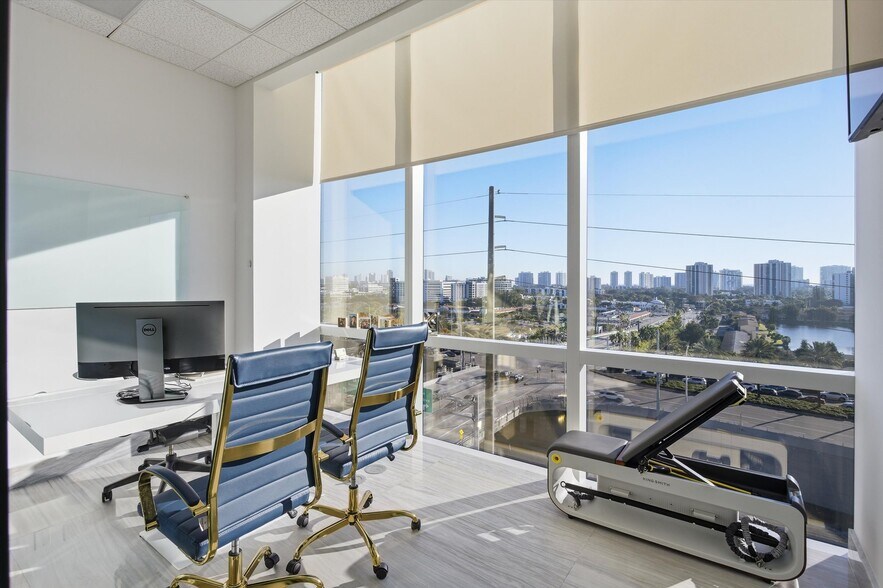 More Photos Of 20200 W dixie Hwy, Aventura Medical For Lease