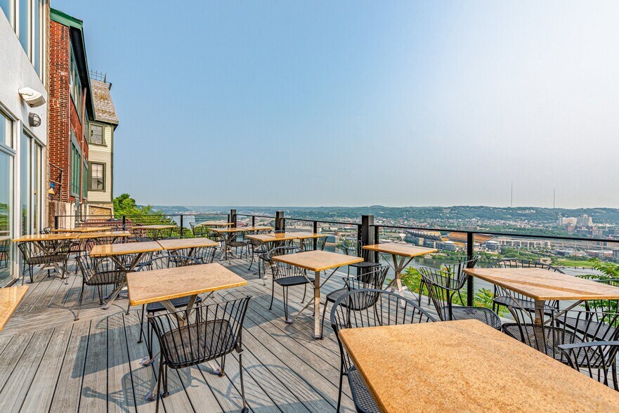 More Photos Of 1212 Grandview Ave, Pittsburgh Restaurant For Sale