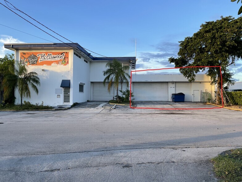 More Photos Of 271-273 SW 33rd Ct, Fort Lauderdale Warehouse For Lease