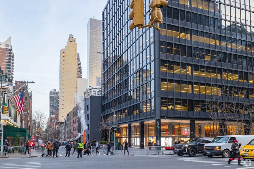 More Photos Of 777 Third Ave, New York Office For Lease