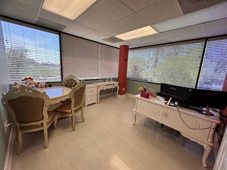 More Photos Of 438 N Frederick Ave, Gaithersburg Medical For Sale