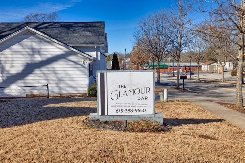 More Photos Of 449 S Hill St, Buford Office For Sale