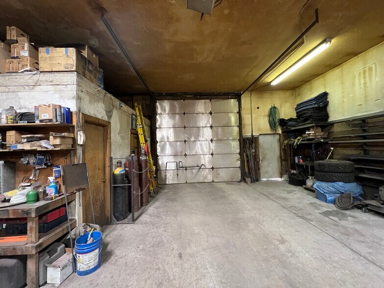 More Photos Of 6101 S 2nd St, Tetonia Service For Sale