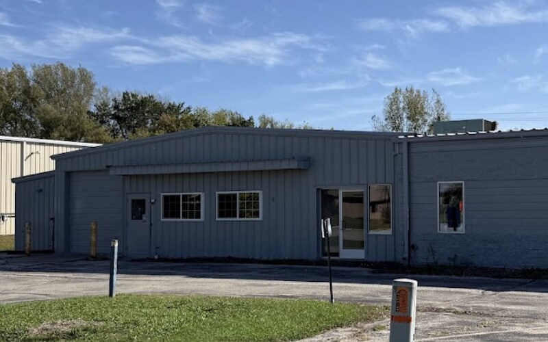 Primary Photo Of 1915 MacArthur Rd, Waukesha Manufacturing For Lease