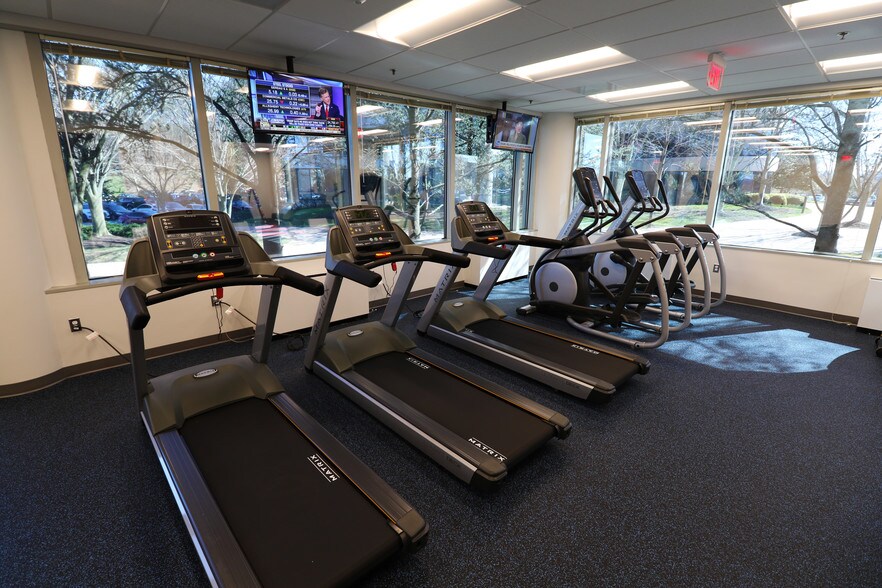 More Photos Of 6303 Ivy Ln, Greenbelt Office For Lease