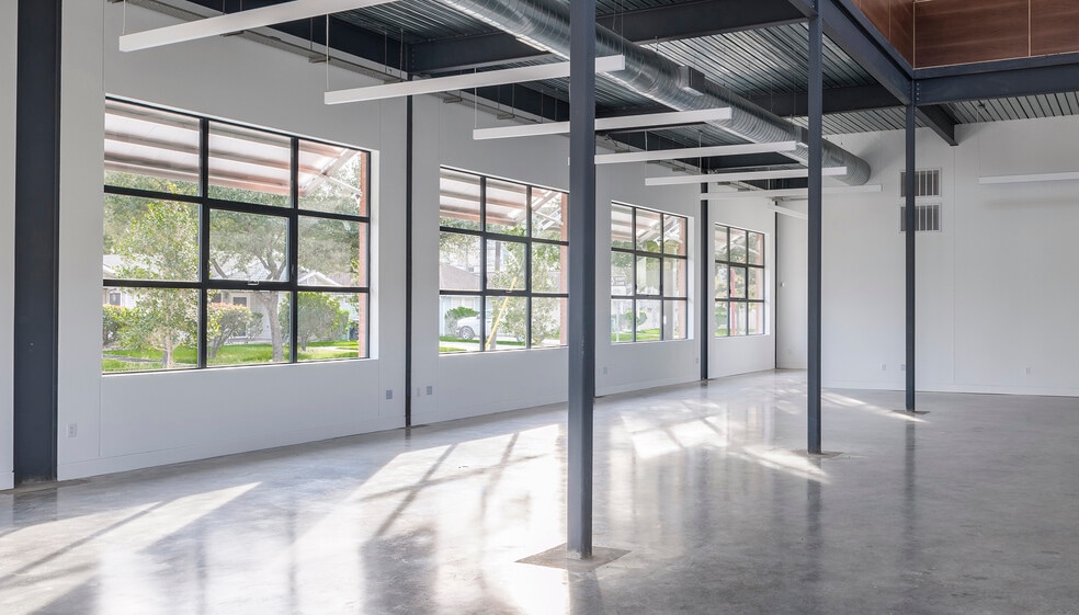 More Photos Of 4619 Lyons Ave, Houston Light Manufacturing For Sale