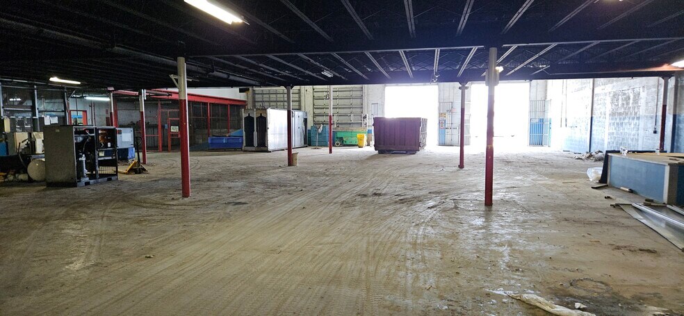 More Photos Of 2320 NW 147th St, Opa-locka Warehouse For Lease