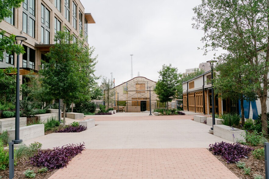 More Photos Of 711 Broadway St, San Antonio Office For Lease