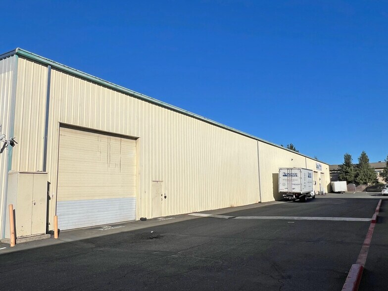 More Photos Of 921 Piner Rd, Santa Rosa Warehouse For Lease