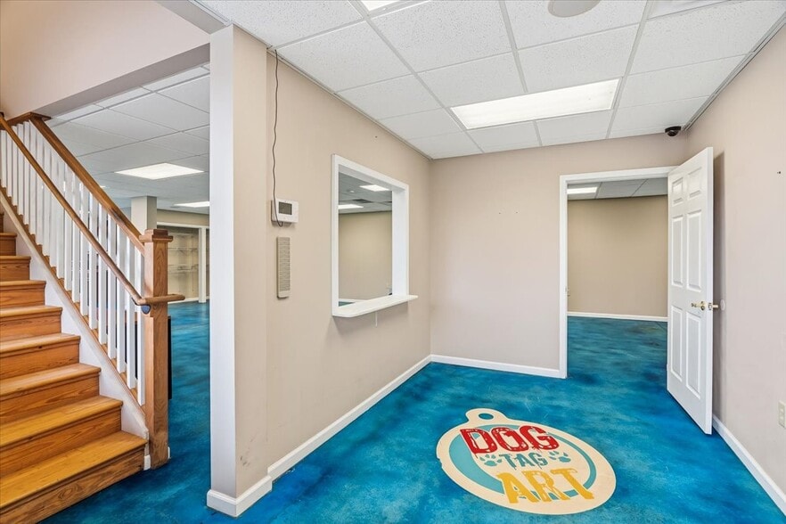 More Photos Of 106 Flow State Vis, Asheville Flex For Lease
