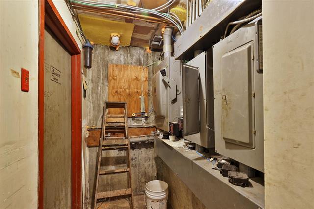 More Photos Of 20 Public Way, Quechee Restaurant For Sale