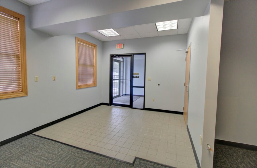 More Photos Of 366 N Portland Way, Galion Medical For Lease