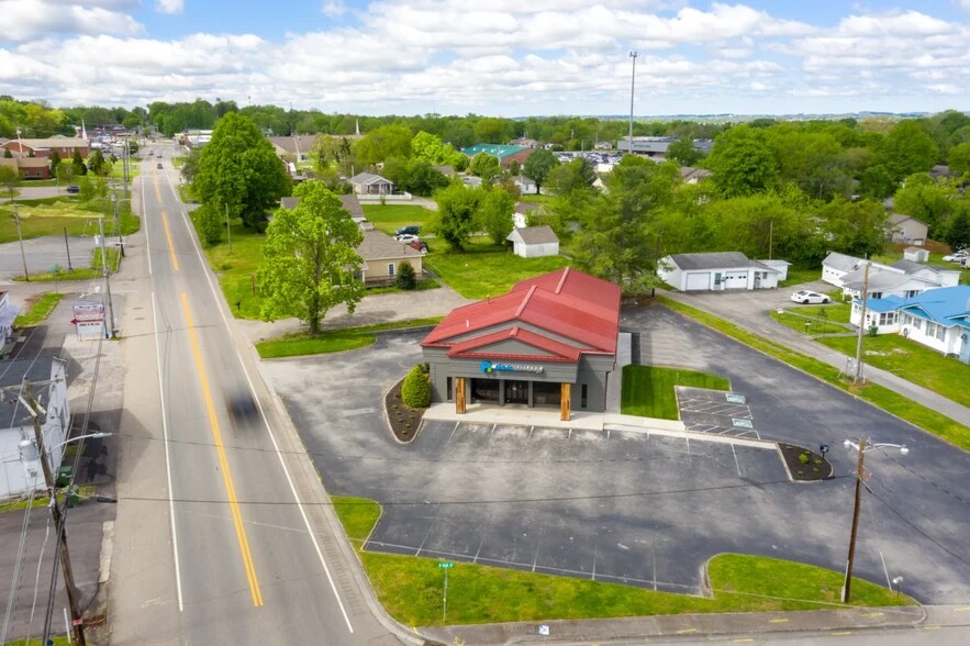 More Photos Of 1819 E Broadway Ave, Maryville Bank For Sale