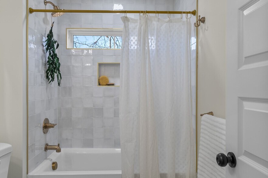 More Photos Of , Greenville Multifamily For Sale