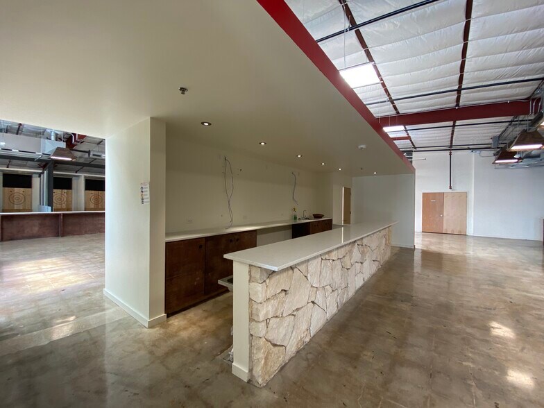 More Photos Of 443 Bastrop Hwy, Austin Flex For Lease