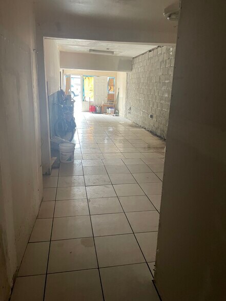 More Photos Of 817 SW 8th St, Miami Storefront Retail Office For Lease