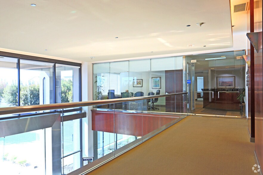 More Photos Of 7060 N Fresno St, Fresno Office For Lease