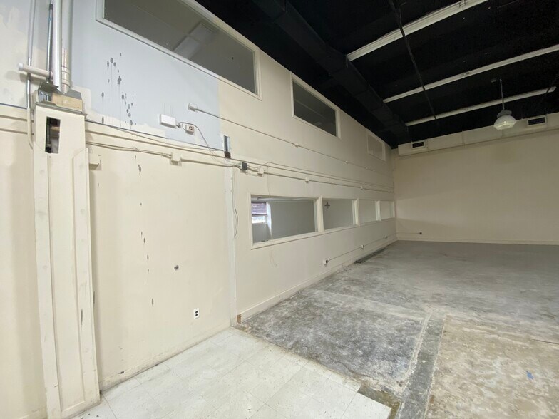 More Photos Of 1595 Reed Rd, Pennington Light Distribution For Lease