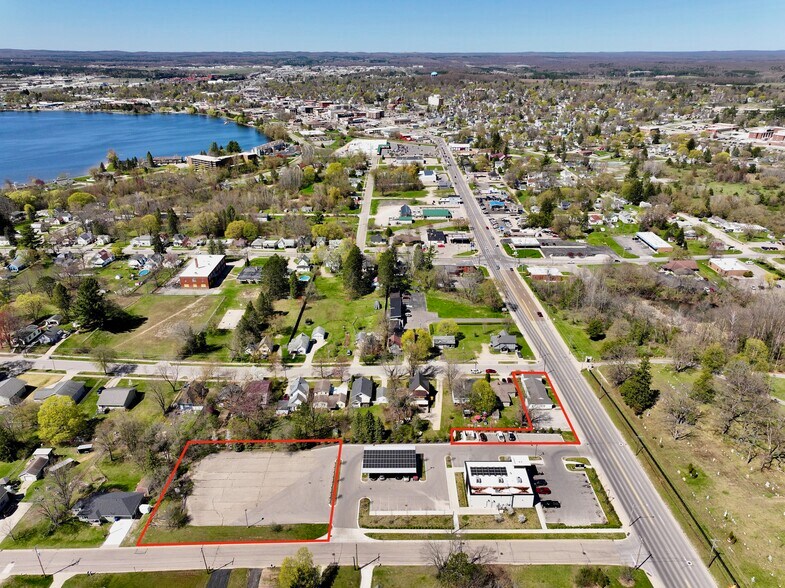 More Photos Of 208 Robertson St, Cadillac Land For Sale